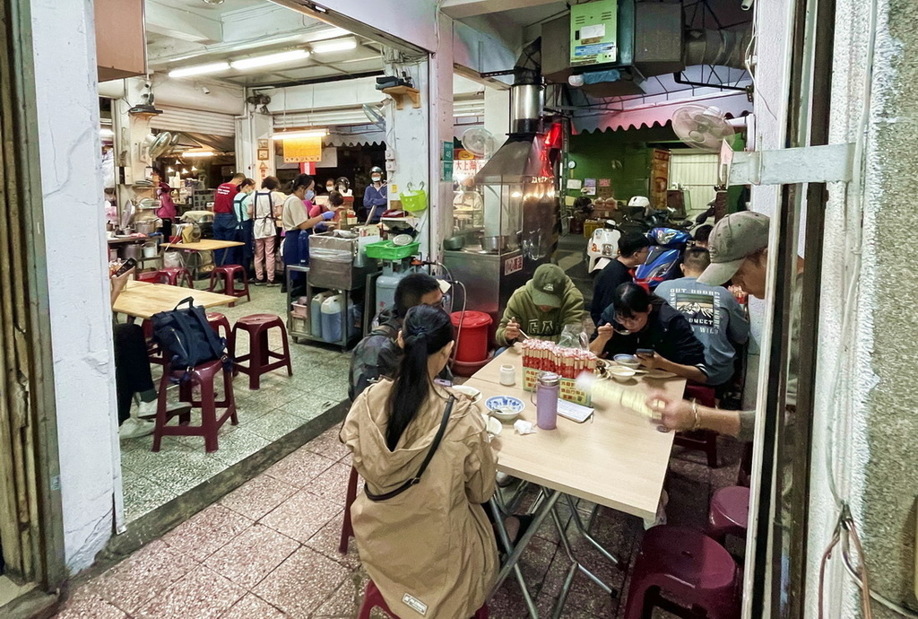 台南中西區。水仙宮粽葉米糕vs.黃家鱔魚意麵︱人氣小吃同店面