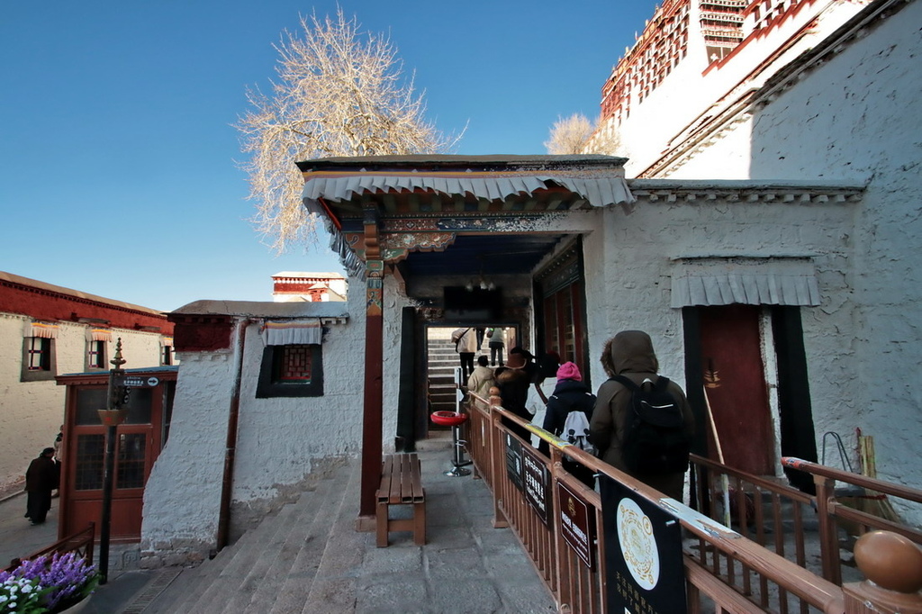 西藏拉薩。布達拉宮∣走進全世界海拔最高的宮殿群，探索吐蕃王朝