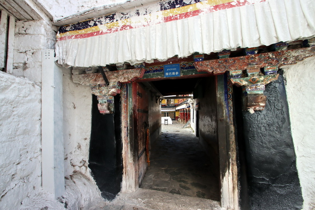 西藏拉薩。哲蚌寺︱是寺院、也是夢幻的白色小鎮。前進西藏規模最