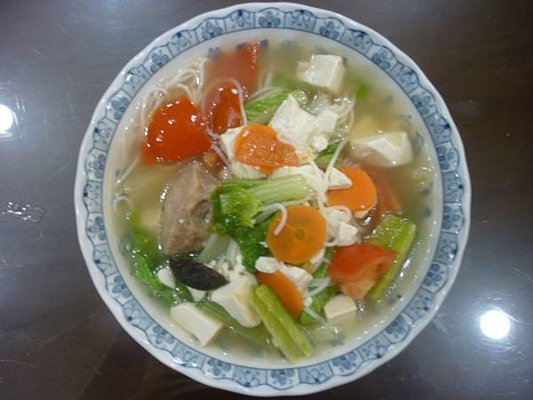 青菜豆腐蕃茄麵1.JPG