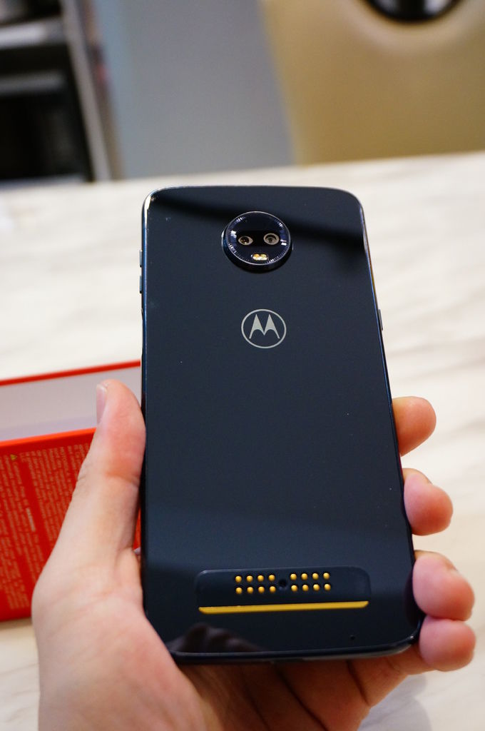 MOTO Z3 PALY開箱 (9).JPG