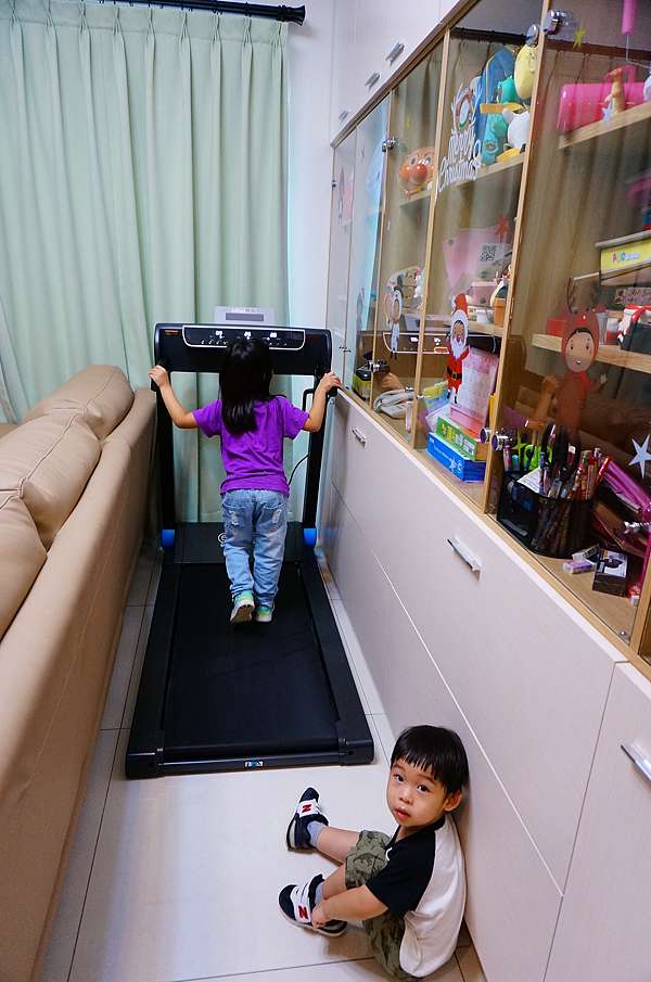 電動跑步機 Axefit進化者2 免安裝51公分大跑道一買 大人小孩通通都給我跑起來 人生似迷路 迷路是人生 痞客邦 電動跑步機 Axefit進化者2 免安裝51公分大跑道一買 大人小孩通通都給我跑起來 人生似迷路 迷路是人生 痞客邦