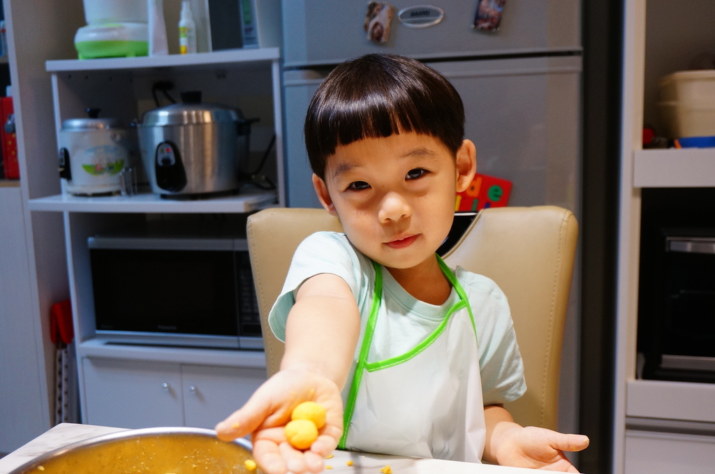 彥辰3歲2個月-宅在家做地瓜食物 (31).JPG