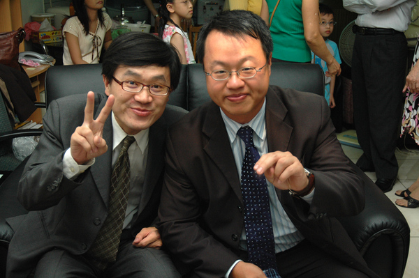 paul的大學同學--治宇(也是之後我們的同事)與元忠