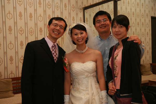 這次辛苦拍照的石同學及其老婆