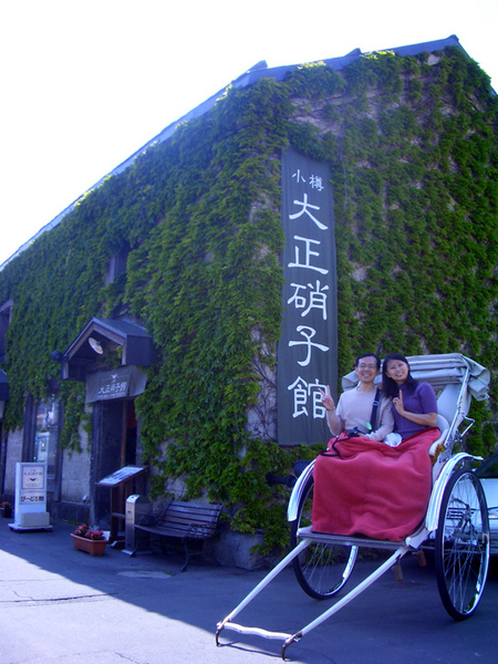 後來猜想應該是避免女性乘客曝光吧