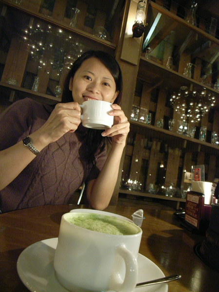 他們家的卡布奇諾及抹茶奶茶,還挺棒的