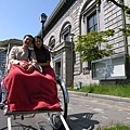 一旁的大樓,已被"白色戀人"這家巧克力大廠給買下