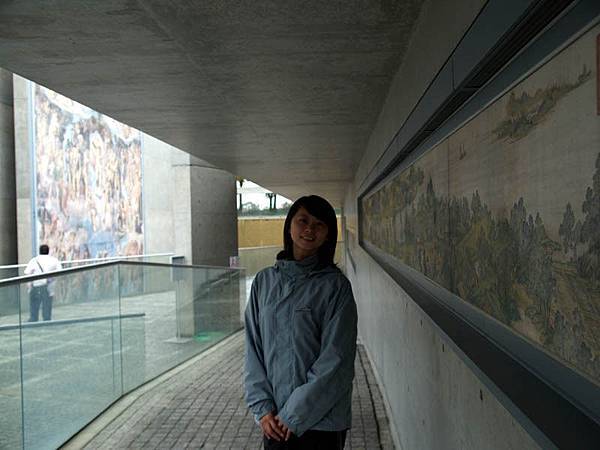 PA273125-a.jpg 