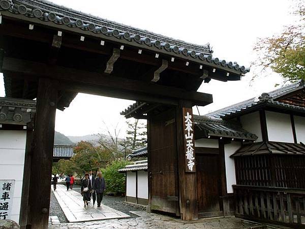PA273170-a.jpg