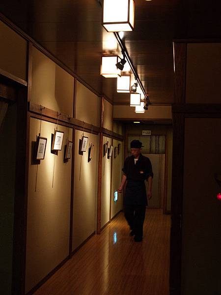 PA273187-a.jpg