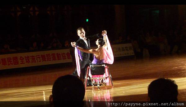 晚宴上的冠軍答謝表演...