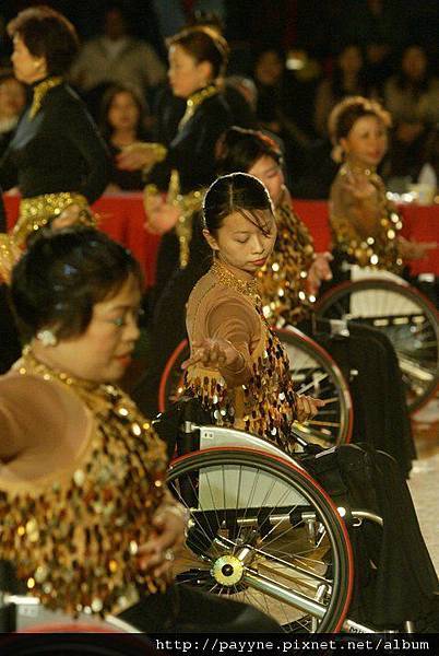 2003.12.22-聖誕節晚會-團體舞表演...