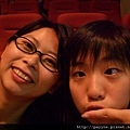 2004.05.22成淵國中表演，與娃娃玩自拍..