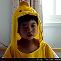 2012.05.15-媽咪幫我新添購的小雞浴袍~~