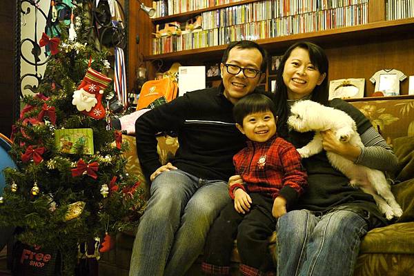 2012.12.06-前面我鬧粽子，後來粽子鬧我....我們就是這樣天天鬧來鬧去的~~