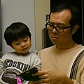 2012.12.27-在學校做的聖誕襪，拿給爸爸鑑定看我有多厲害~