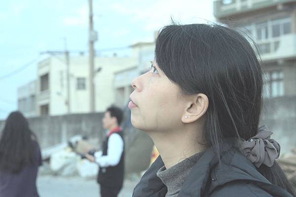 2012.12.29-媽咪仰望著天空，到底在想什麼?