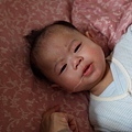 2009.01.27-喝完ㄋㄟㄋㄟ動來動去的結果是...ㄋㄟㄋㄟ都溢出來了@@~