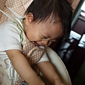 2009.08.30-照鏡子時，只要媽咪對我說"你好帥喔!!"我就會樂到不行~~