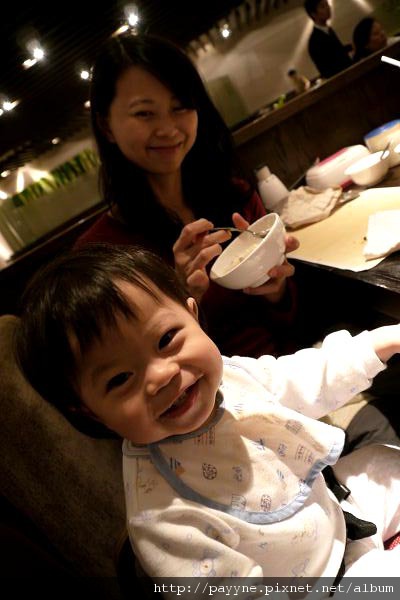 2009.11.30-威尼斯人的"渢竹餐廳"真的很好吃喔，看我們吃得眉開眼笑的^V^~