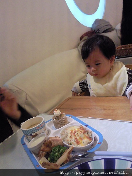 20091226-我的第一份外食套餐就獻給了新店的skylark