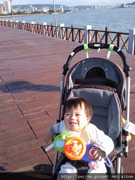 20100109-爸比媽咪臨時起意帶我到漁人碼頭，但沒帶相機只好用手機拍囉...