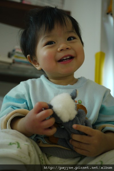 20100113-媽咪os：只願抱這些，要他抱一下我怎樣都不肯><~