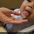 20100123-媽呀！這是什麼味道...噁~我不敢吃啦~~