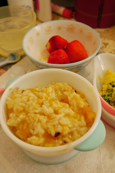 20100210-地瓜稀飯、青花菜炒蛋、水果一份...媽咪對於我吃的可是做足了功課