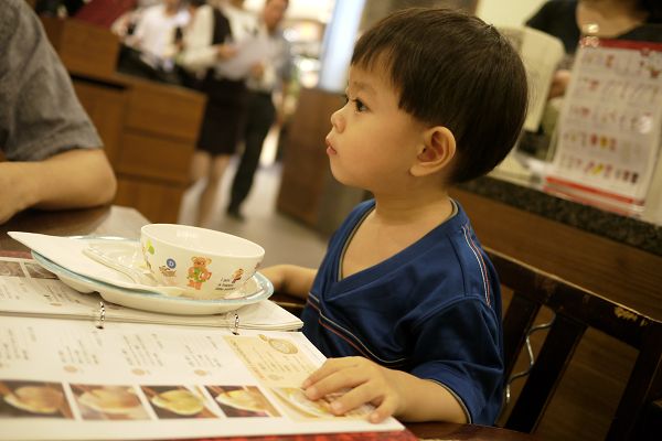 2010.08.25-餐都點完那麼久了，怎麼還沒送過來..