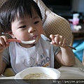 2010.05.02-嗯～這樣吃好過癮喔~~