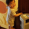 2010.05.07-站在我的噗噗小馬桶上