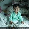 2010.05.12-這天一早看到媽咪一直傻笑..為什麼呢?