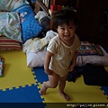 2010.05.03-爸比不在家第一天，一早醒來還是笑咪咪的