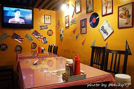 [台中x美食] 一中街美式漢堡 FEED ME (一中店) ＊北區