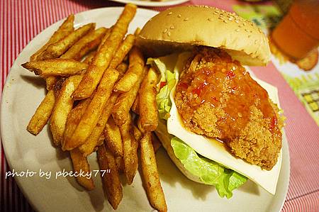 [台中x美食] 一中街美式漢堡 FEED ME (一中店) ＊北區