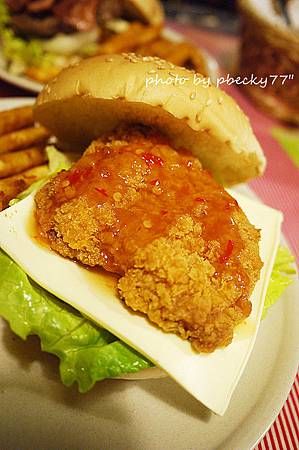 [台中x美食] 一中街美式漢堡 FEED ME (一中店) ＊北區