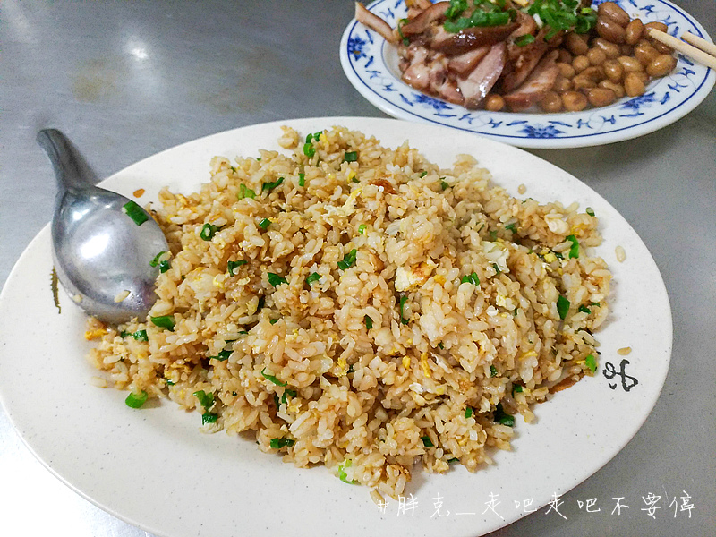Jan 18 Thu 2018 [台中x美食] 水湳市場超巷仔內的隱藏版美食，好吃份量多，眷村味家常味一次滿足♥南北小吃店＊北屯區