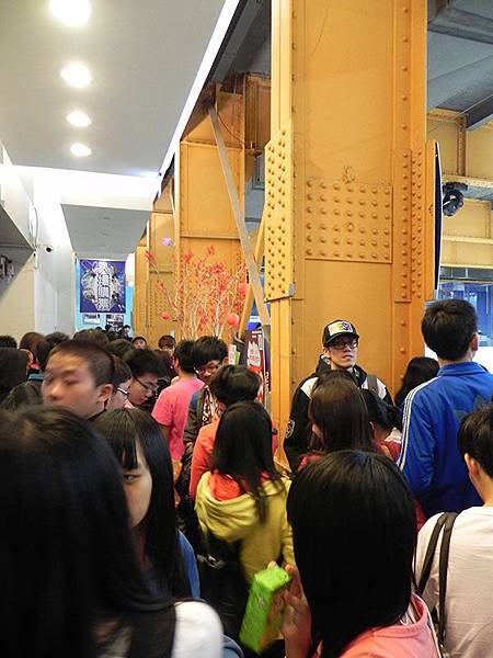 228 今天大家好像都在我家…謝謝大家喔….我們會繼續加油，給大家最歡樂的運動場所