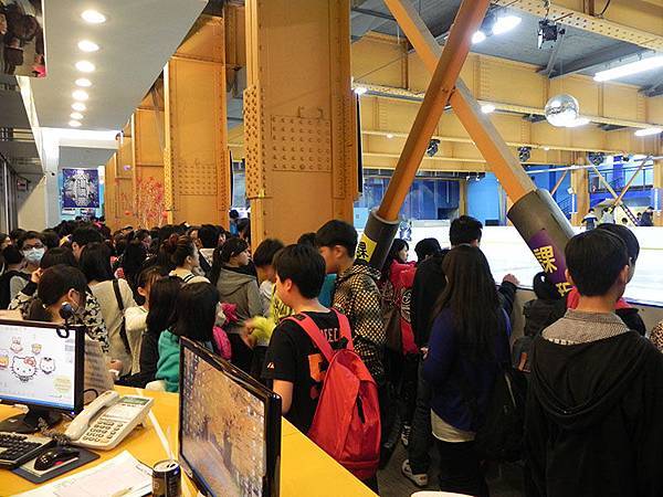 228 今天大家好像都在我家…謝謝大家喔….我們會繼續加油，給大家最歡樂的運動場所