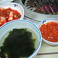 韓國配菜都是冷的，海帶湯是韓國人生日才會有的喔