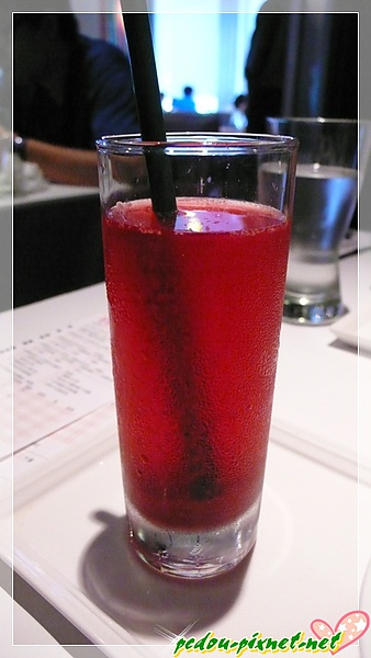 酸酸甜甜的莓汁