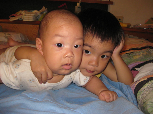 兩兄弟(2y8m & 3m26d) 兩兄弟(2y8m & 3m26d)