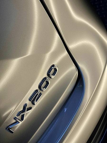 Lexus NX200  鈑金凹痕修復免烤漆  小凹痕 完美