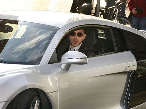 robert-downey-jr-and-audi-r8-gallery.jpg