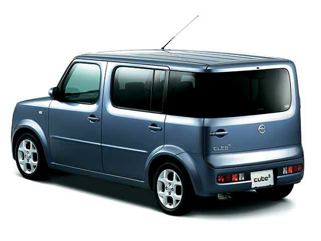 nissan-cube-front-right