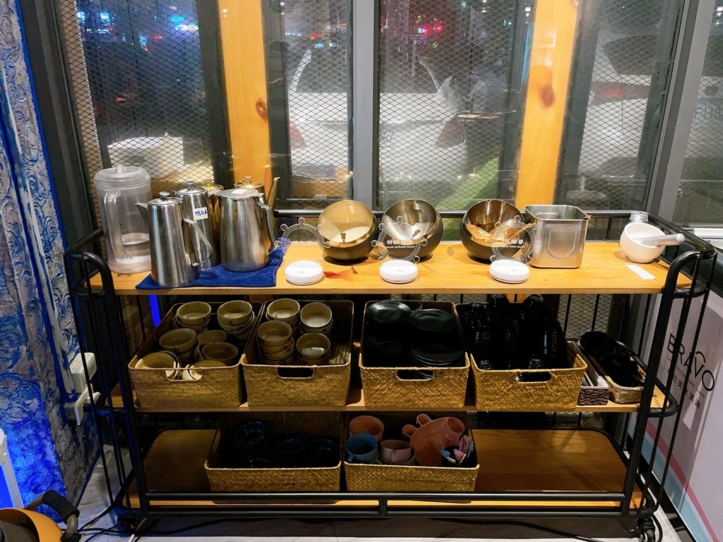 [美食] 龍府小鍋 放感情 內湖重慶酸辣鍋天花板 愛吃辣