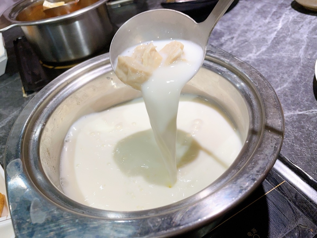 [美食] 龍府小鍋 放感情 內湖重慶酸辣鍋天花板 愛吃辣