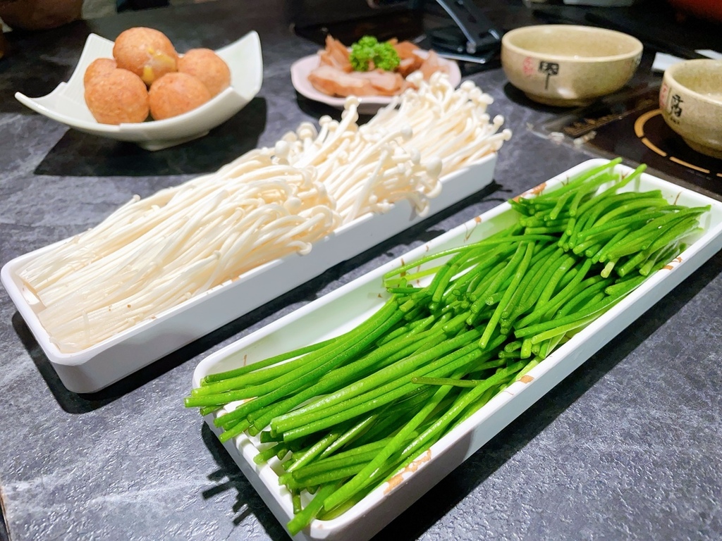 [美食] 龍府小鍋 放感情 內湖重慶酸辣鍋天花板 愛吃辣